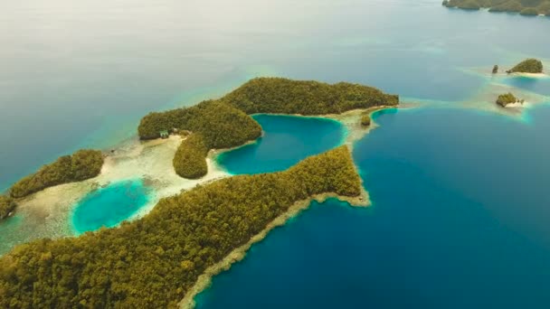 Vista aérea lagoa tropical, mar, praia.Bucas Grande Island, Sohoton Cove. Filipinas. — Vídeo de Stock