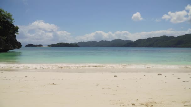 Sjölandskap i Caramoan Islands, Camarines Sur, Filippinerna. — Stockvideo