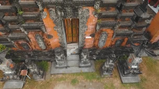 Templo hindú en la isla Bali, Indonesia . — Vídeos de Stock