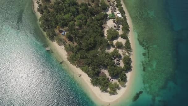 Tropische eiland Putipot met strand. — Stockvideo