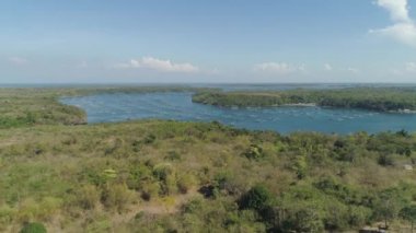 Denizde balık çiftliği.