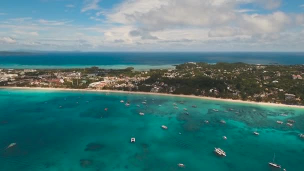 Tropisk strand med och turkost hav — Stockvideo