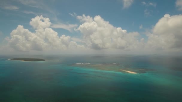 Costa da ilha tropical. — Vídeo de Stock