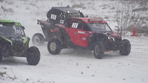 Corrida de ATV na temporada de inverno. Competição esportiva Rússia, 27 de janeiro de 2018 . — Vídeo de Stock