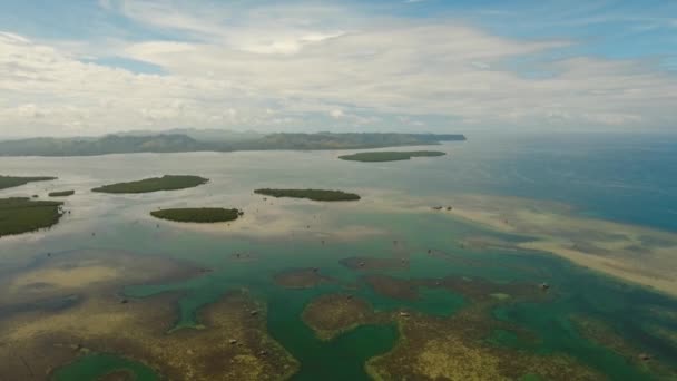 Seascape com lagoas e ilhas — Vídeo de Stock