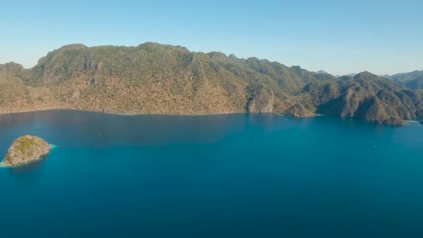 Vista aérea lagoa tropical, mar, praia. Ilha tropical. Busuanga, Palawan, Filipinas. — Vídeo de Stock