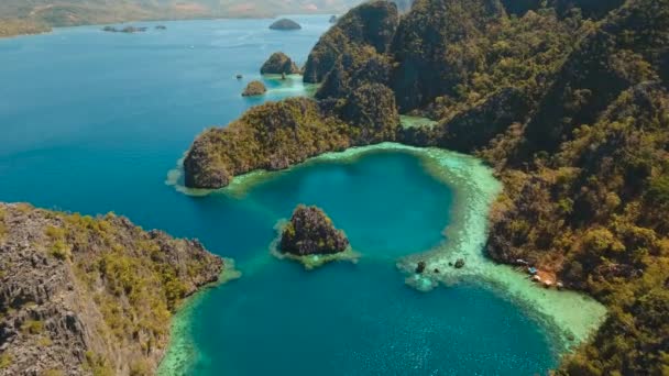 Seascape with a beautiful lagoon Philippines, Palawan. — Stock Video