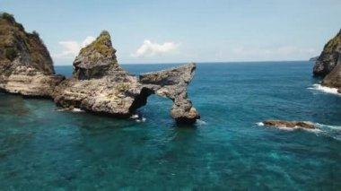 Denizde taş var. Bali, Endonezya.
