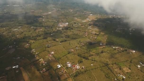 Horská krajina s údolím a obcí Bali, Indonésie — Stock video
