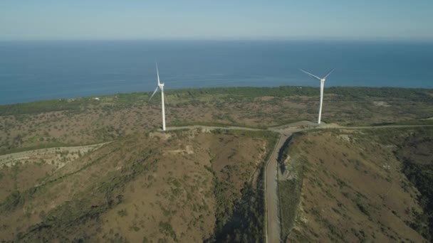 Solar Farm dengan Windmills. Filipina, Luzon — Stok Video