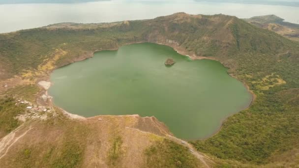 Paisagem, vulcão, montanhas e lago — Vídeo de Stock