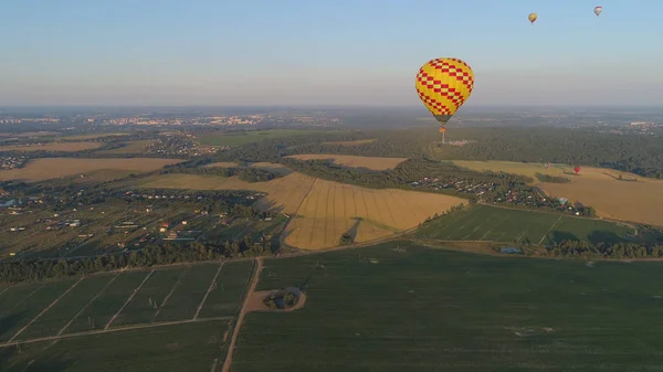 Hőlégballonok az égen — Stock Fotó