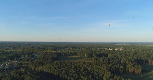 Sıcak hava balonları gökyüzünde — Stok fotoğraf
