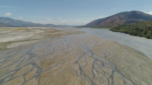 Landschaft ausgetrockneter Flussphilippinen, Luzon. — Stockvideo