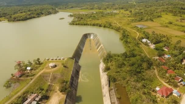 Dam on the lake — Stock Video