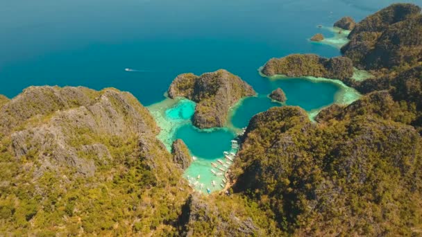 Havslandskap med en vacker lagun Filippinerna, Palawan. — Stockvideo