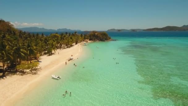 Красивый тропический остров. — стоковое видео