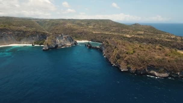 Vista aérea hermosa playa. Nusa Penida — Vídeos de Stock