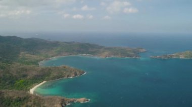 Plajlı deniz manzarası. Filipinler, Luzon