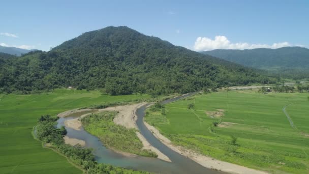 Vale da montanha com terras agrícolas nas Filipinas — Vídeo de Stock