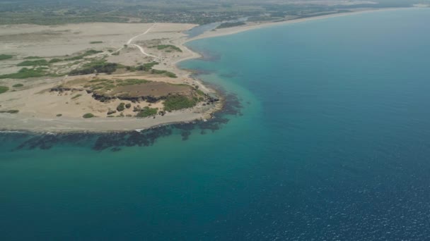 Paisaje marino con playa. Filipinas, Luzón — Vídeo de stock