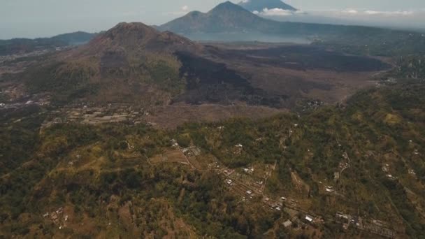 Озеро и вулкан Батур, Агунг. Бали, Индонезия. — стоковое видео