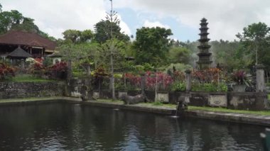 Bali 'deki Tirta Gangga. Hindu tapınağı.