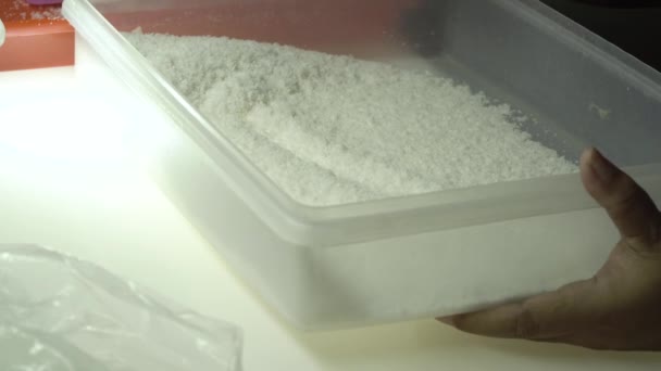 Виробництво кристалічних морської солі — стокове відео