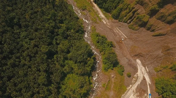 Frana sulla strada in montagna.Isola di Camiguin Filippine . — Foto Stock