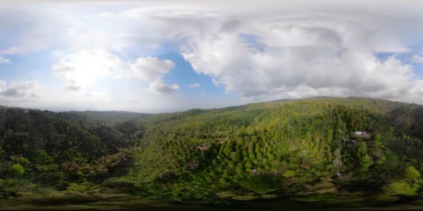 Paisaje de montaña tierras agrícolas y pueblo Bali, Indonesia. vr360 — Vídeo de stock