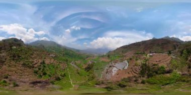 Dağ manzara tarım arazileri ve village, Endonezya. vr360