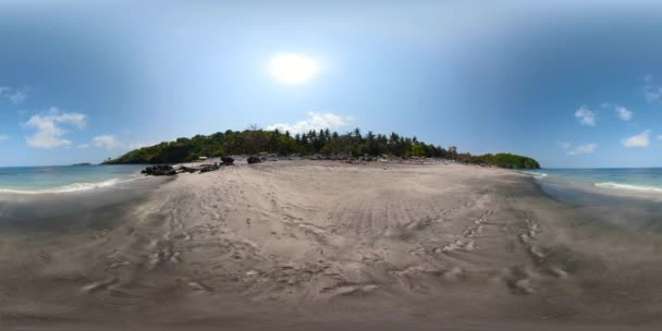 Spiaggia sabbiosa in una località tropicale vr360 — Video Stock