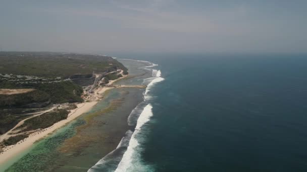 Paisaje marino con playa — Vídeos de Stock