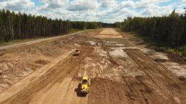 Yeni bir yol inşaatı.