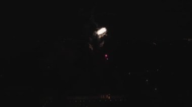 gece zaman havai fişek