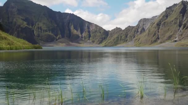 ทะเลสาบ Crater Pinatubo, ฟิลิปปินส์, ลูซอน . — วีดีโอสต็อก