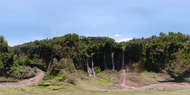 美しい熱帯の滝。vr360 コバン・セウ, インドネシア. — ストック動画