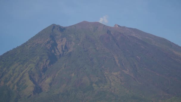 Kilátás hegyi erdő táj. Bali — Stock videók