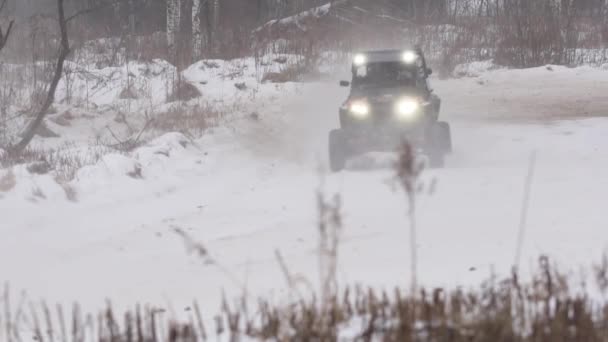 Racing Atv på vintern. Sport konkurrens Ryssland, 27 januari 2018. — Stockvideo