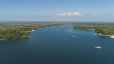 Denizde balık çiftliği.