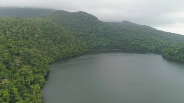 Lago in montagna, Bulusan. Filippine, Luzon — Foto Stock