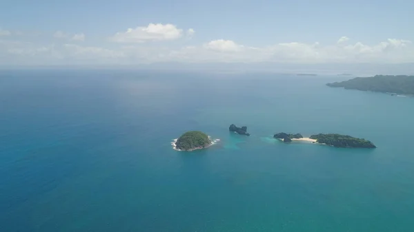Paesaggio marino delle Isole Caramoniche, Camarines Sur, Filippine. — Foto Stock