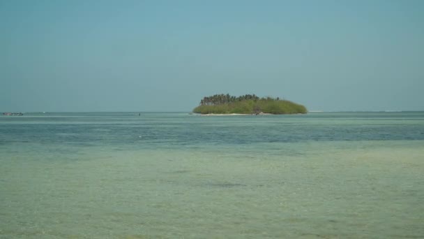 Praia de areia branca. Filipinas. — Vídeo de Stock