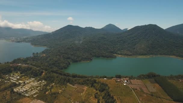 Озеро в горах, остров Бали, Индонезия. — стоковое видео