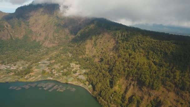 배 터 호수. 인도네시아, 발리. — 비디오