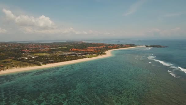 Zobacz antena pięknej plaży, Bali. — Wideo stockowe