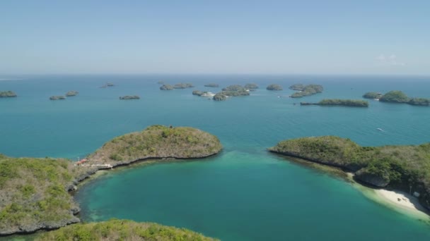 Conjunto de ilhas no mar. Filipinas. — Vídeo de Stock