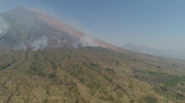 Dağ manzarası Agung volkanı, Bali, Endonezya