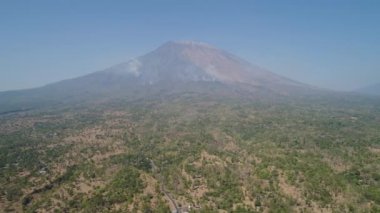 Dağ manzarası Agung volkanı, Bali, Endonezya