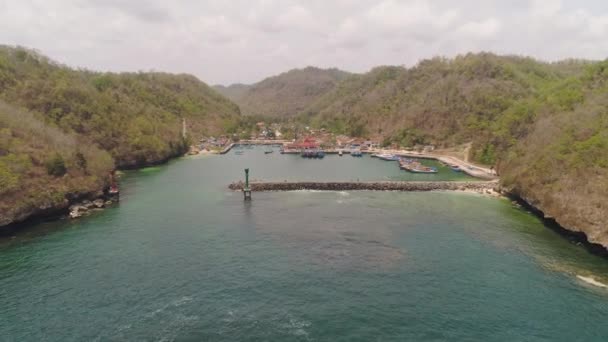 Entrada puerto de mar — Vídeo de stock